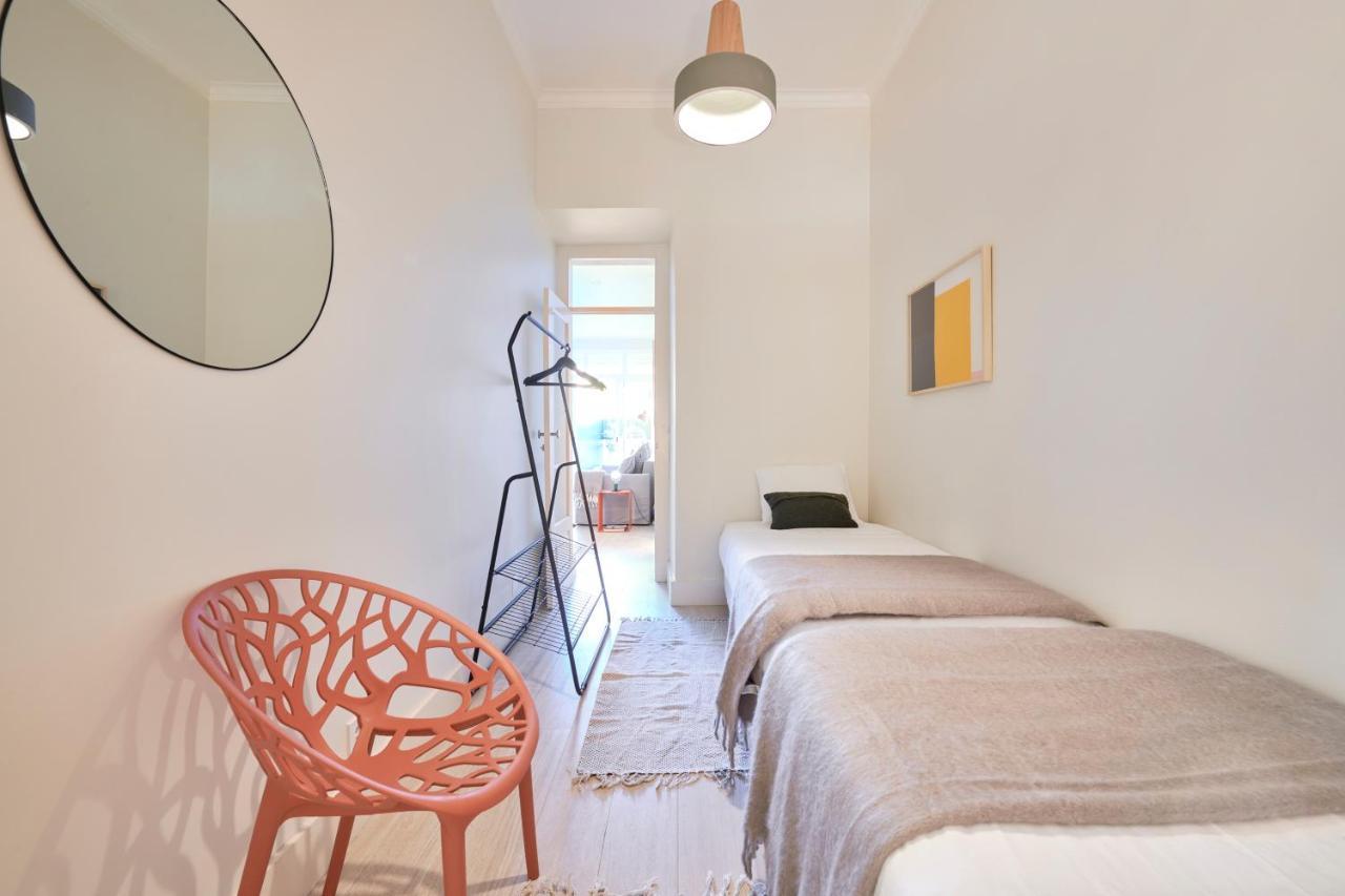 Charming 3Br Apt W/ Patio, By Timecooler リスボン エクステリア 写真