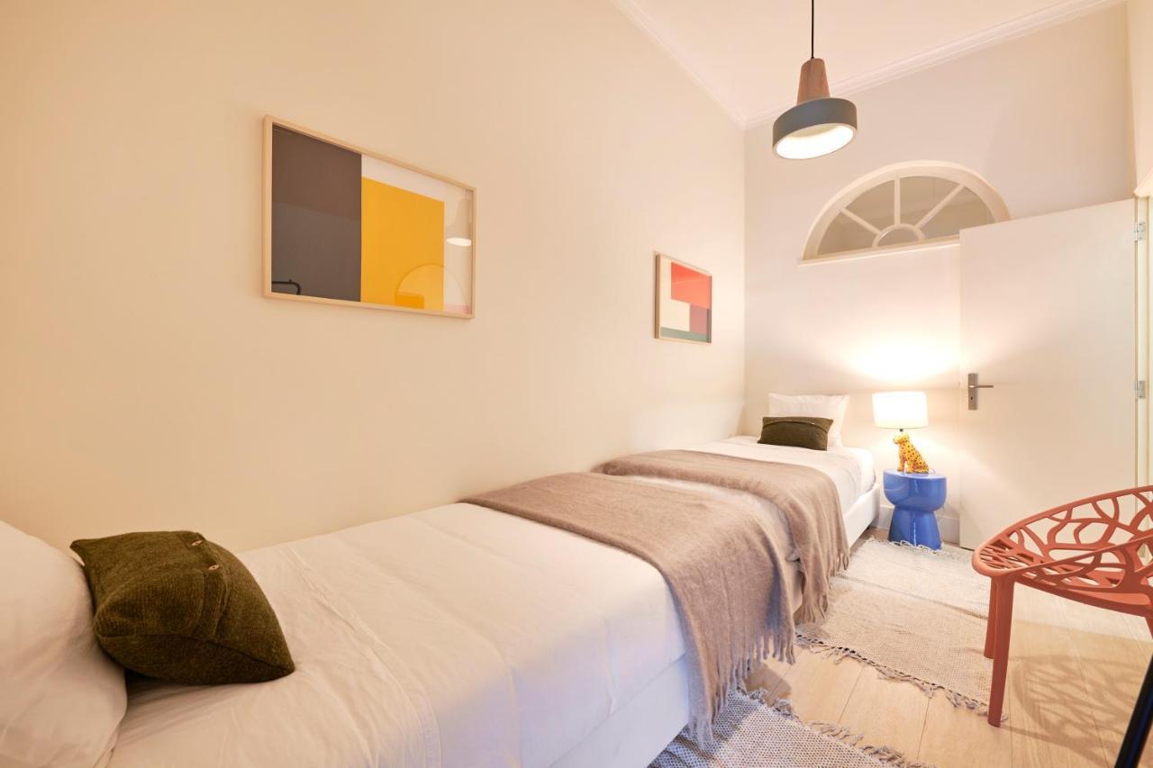 Charming 3Br Apt W/ Patio, By Timecooler リスボン エクステリア 写真