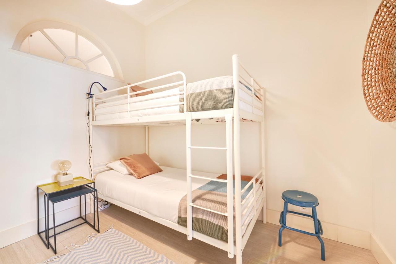 Charming 3Br Apt W/ Patio, By Timecooler リスボン エクステリア 写真